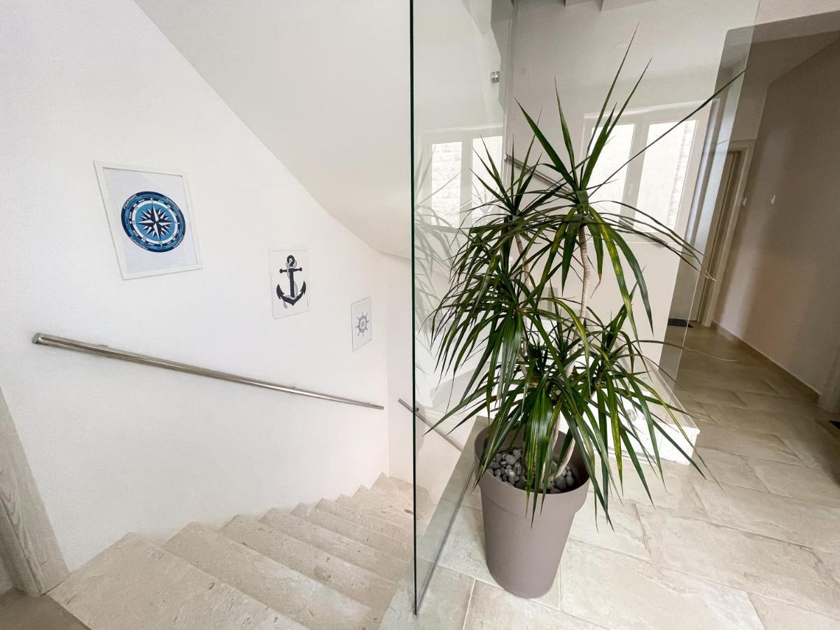 Apartments Maestral Тиват Экстерьер фото
