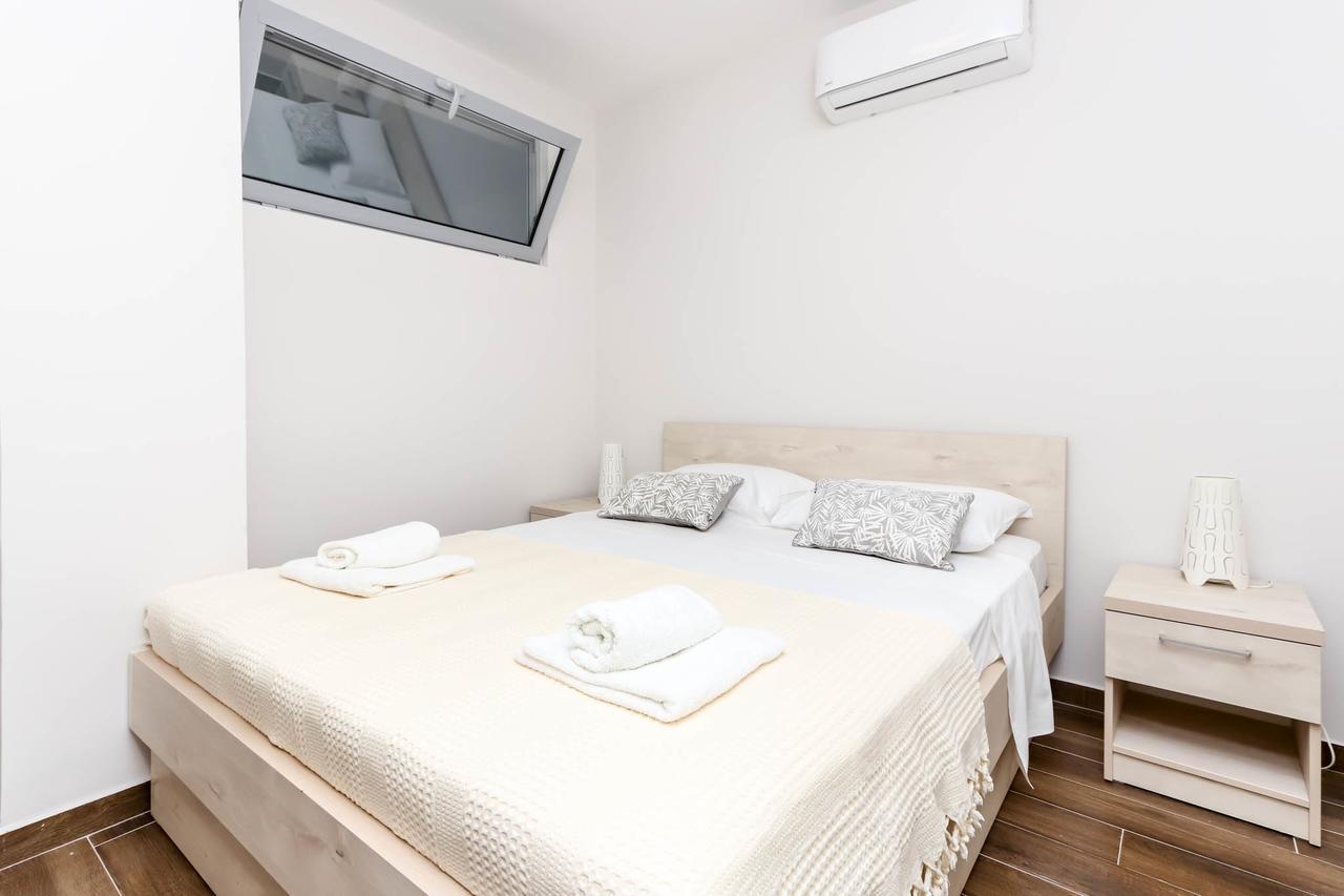 Apartments Maestral Тиват Экстерьер фото