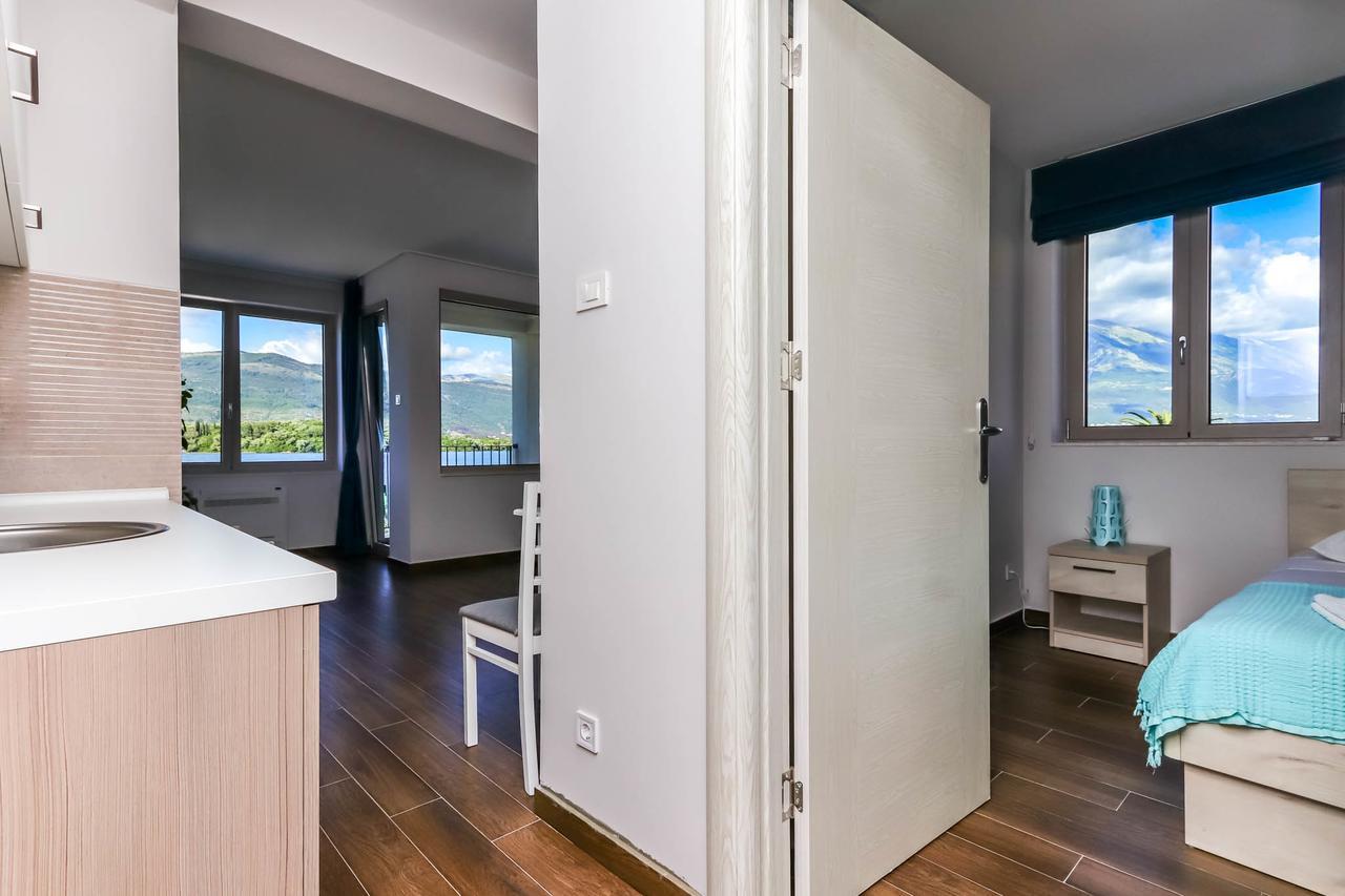 Apartments Maestral Тиват Экстерьер фото