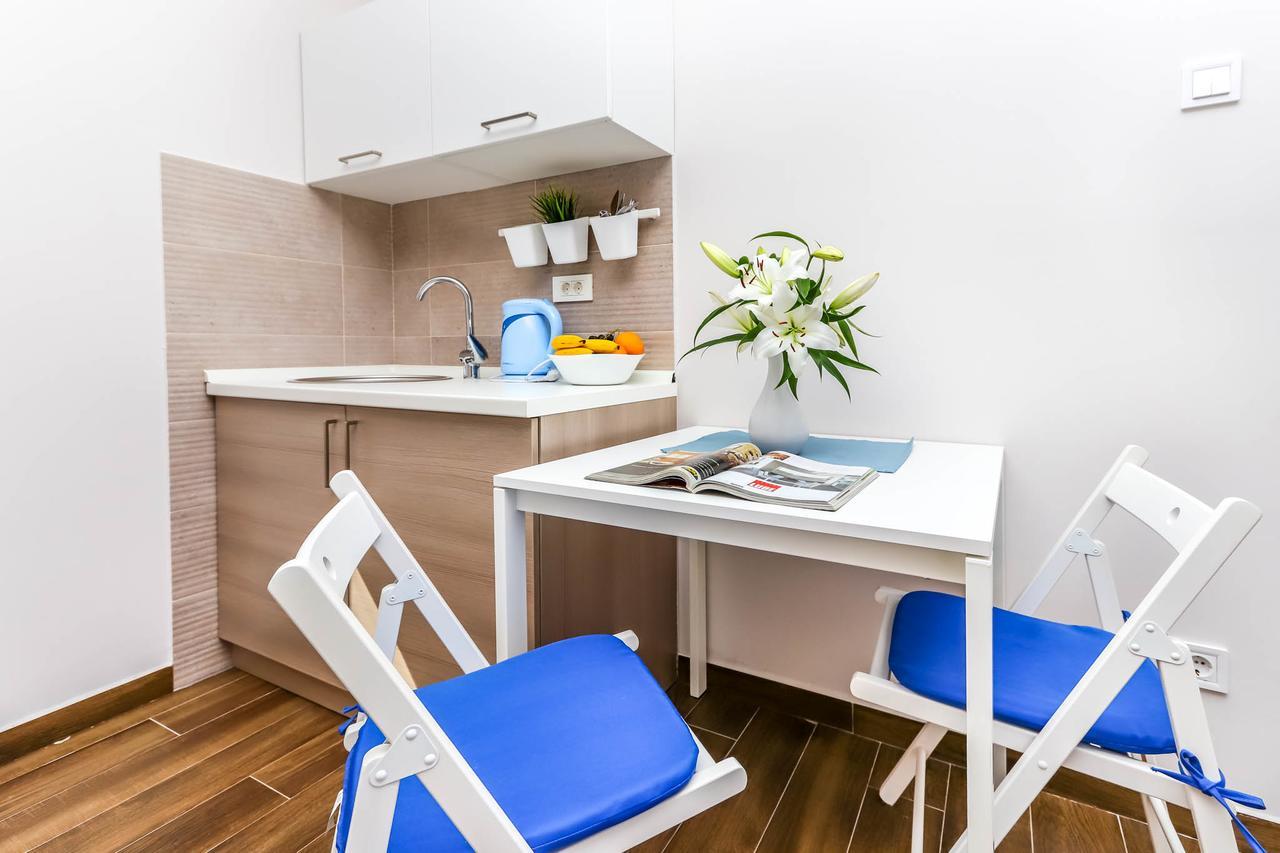 Apartments Maestral Тиват Экстерьер фото