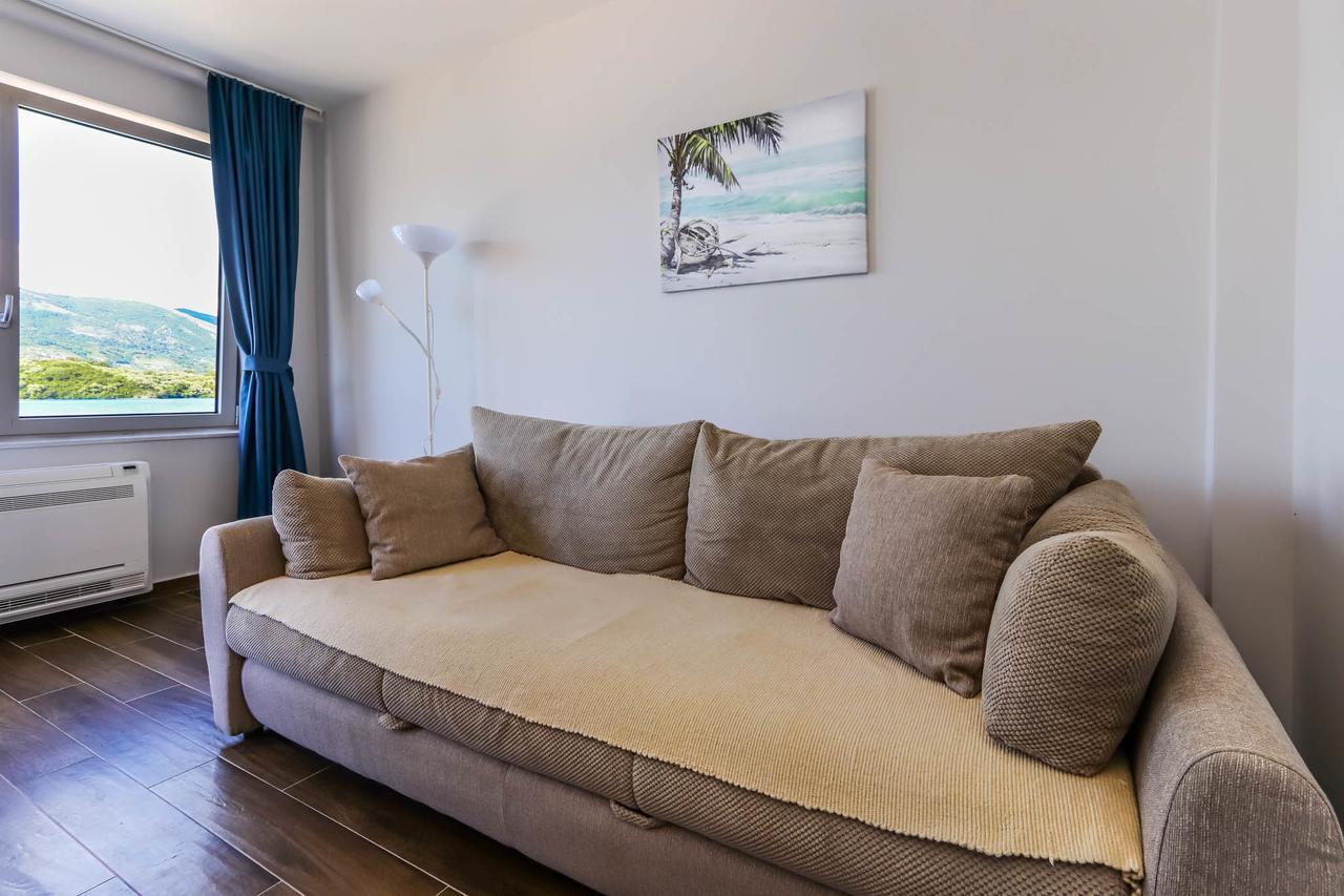 Apartments Maestral Тиват Экстерьер фото