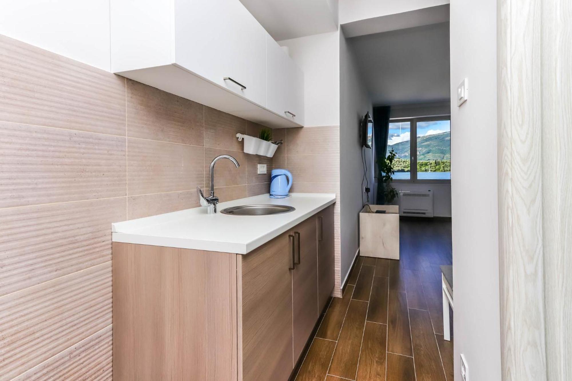 Apartments Maestral Тиват Экстерьер фото