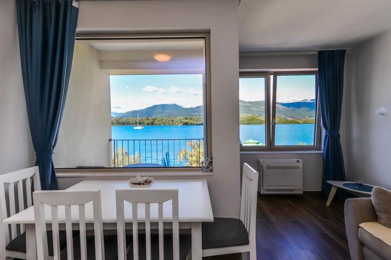 Apartments Maestral Тиват Экстерьер фото